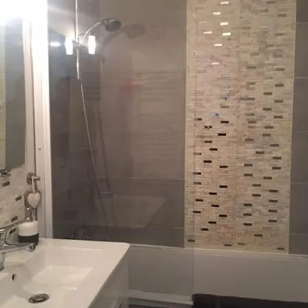 Lauriston Apartment